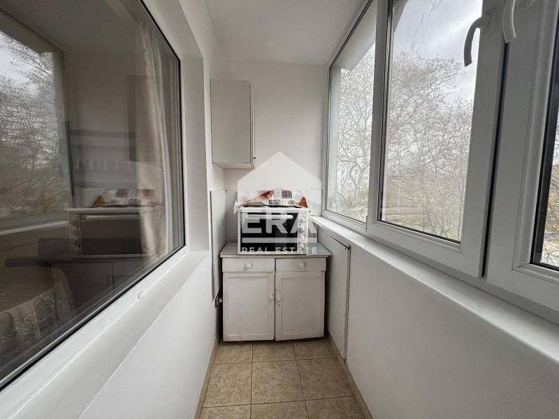 Продава се Тристаен апартамент в Варна, Цветен квартал - 80 кв.м за 2063 €/кв.м - Снимка #9