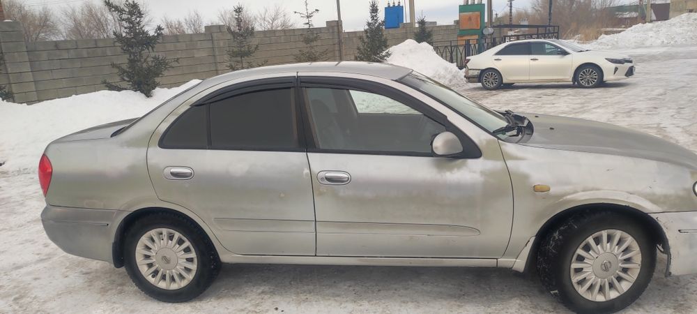 Автомобиль Ниссан Санни