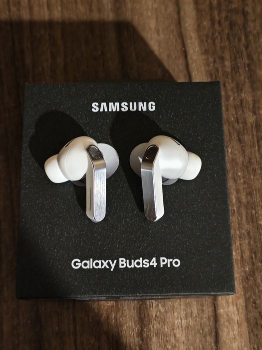 Наушники Samsung Galaxy Buds 4 Pro