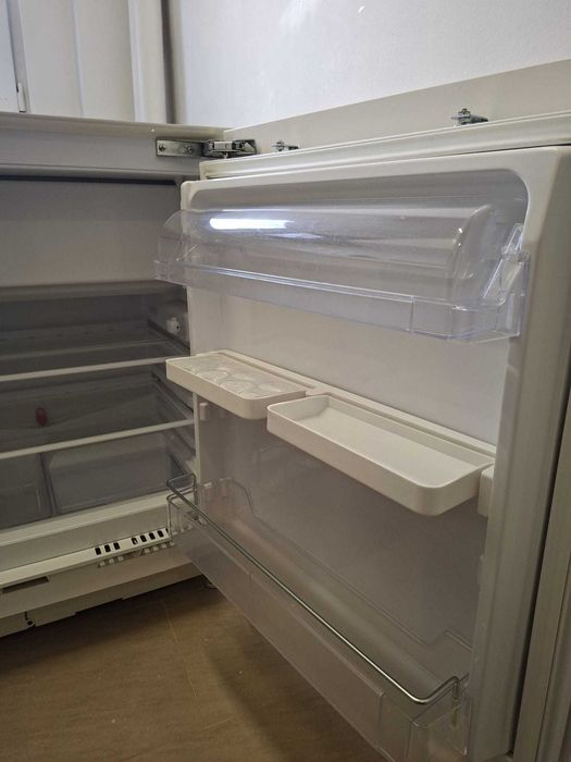 Combina frigorifica Ikea incorporabila sub blat
