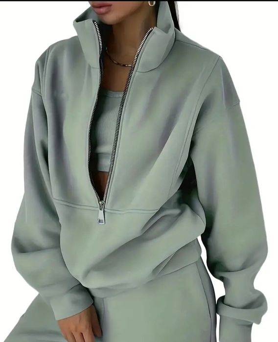 Костюм спортивный