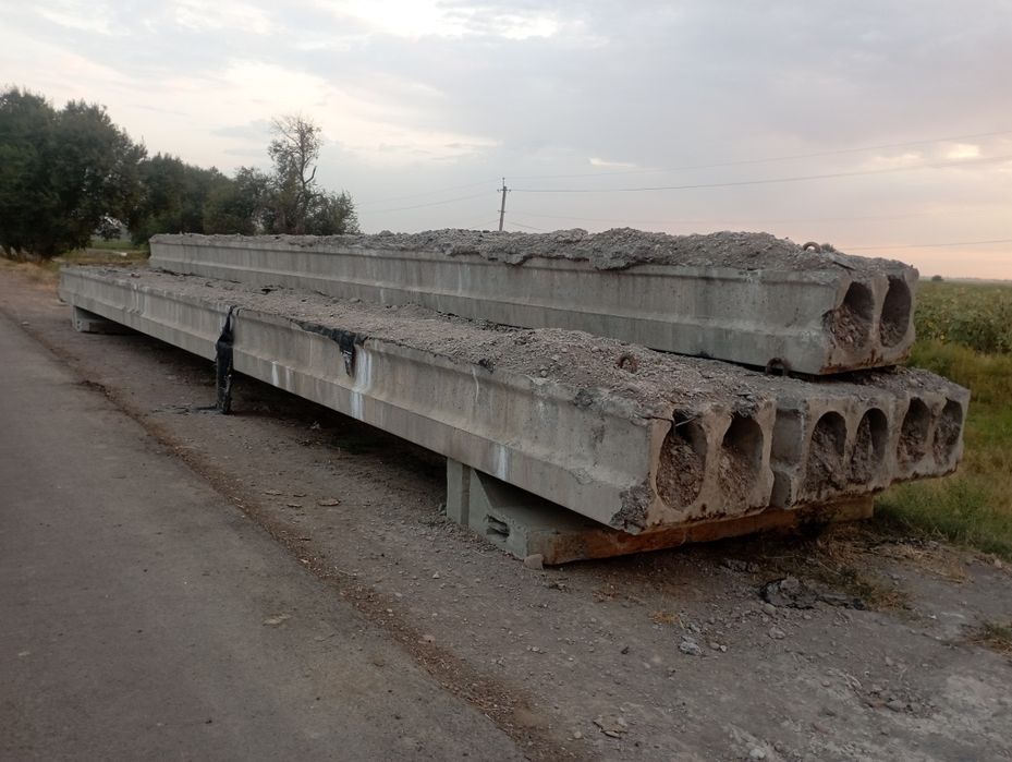 Aziz turbalar bitonbowka turdagi turbalar bor   turbalar dast