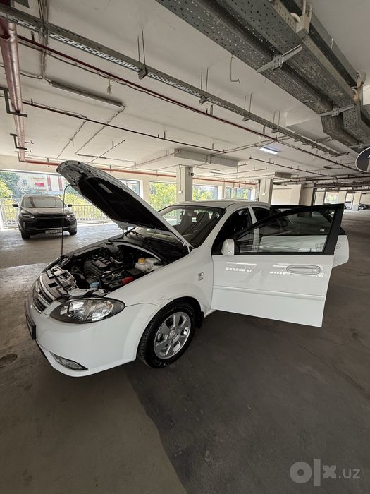Chevrolet Gentra 2023, белая, пробег всего 7700 км, 1 хозяин.
