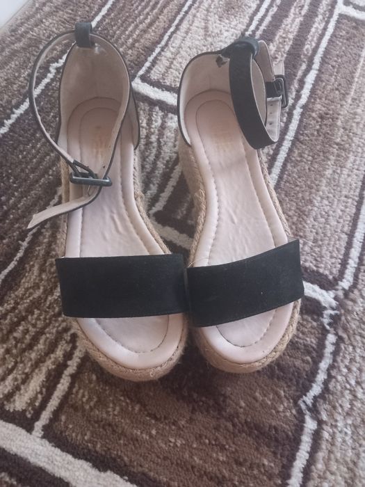 Sandale marimea 36