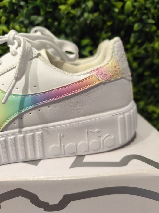 Маратонки DIADORA