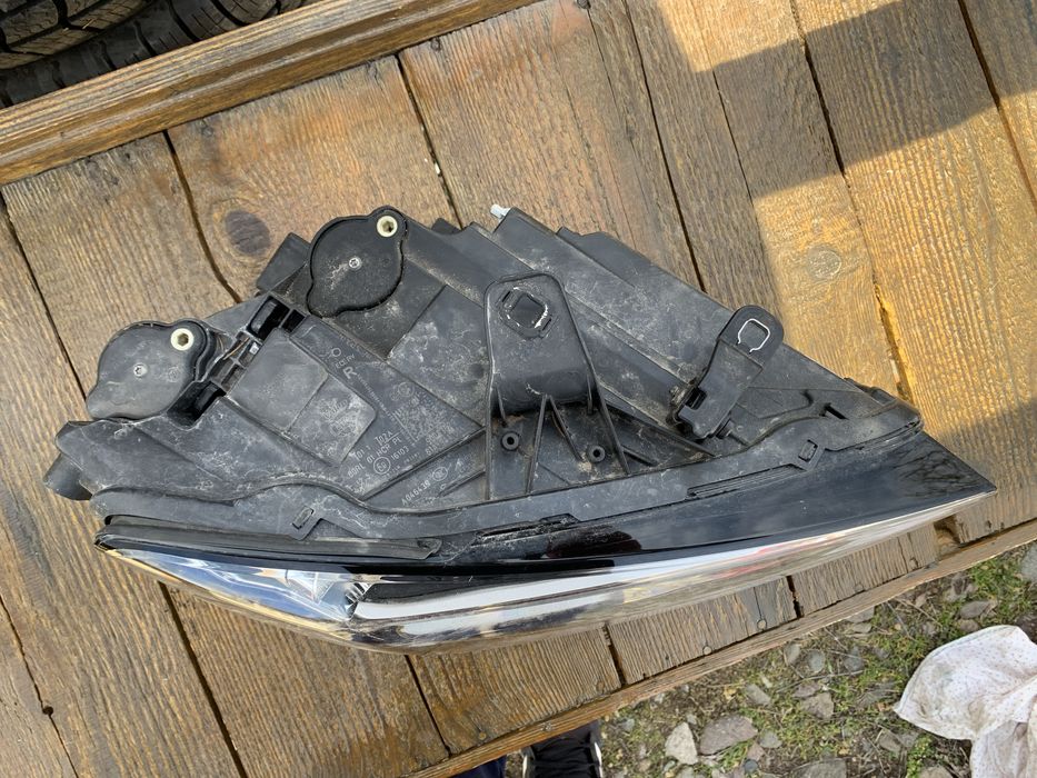 Фар Ауди КЮ 2/ Audi Q2