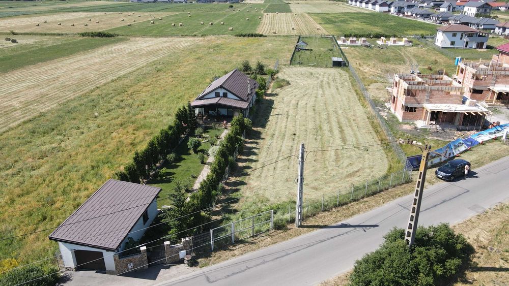 Teren intravilan cu Autorizație de construire – 1500 m² – JUCU DE MIJ