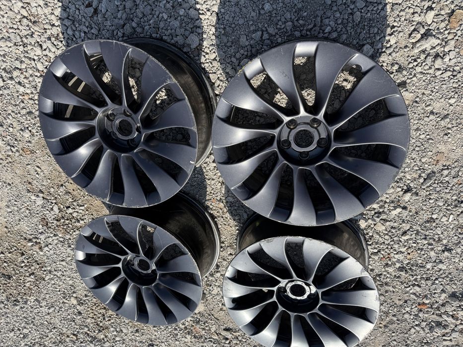 Джанти Tesla Model 3