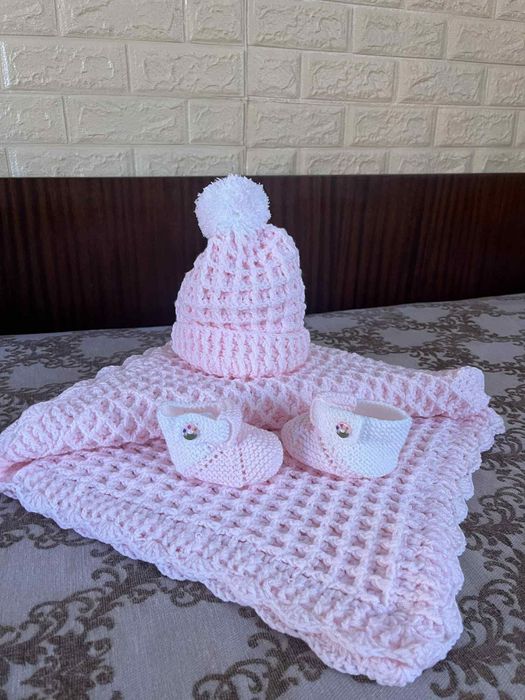 Бебешки дрехи и пелени