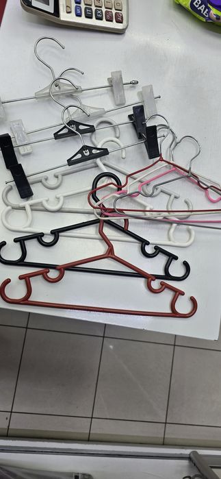 Вешалки торговые