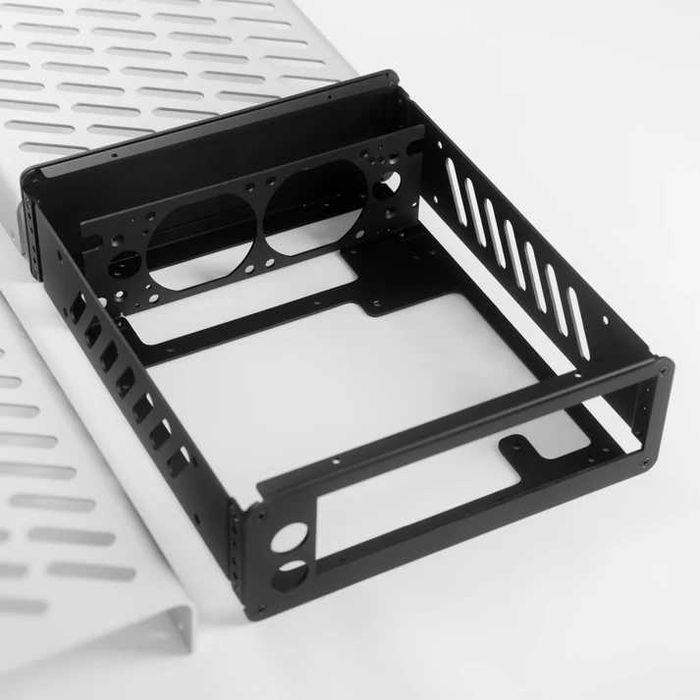 Carcasa PC Skyreach 4 TINY Mini-ITX SFF ultra-compacta 3.38L