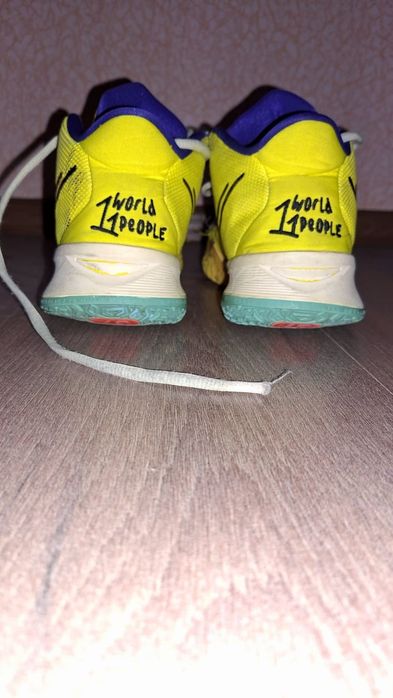 Продам баскетбольные кросовки.  Размер 37