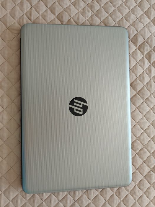 Laptop HP 17,3 inch/ AMD A6-7310 / 4 GB RAM / ssd 128 GB /