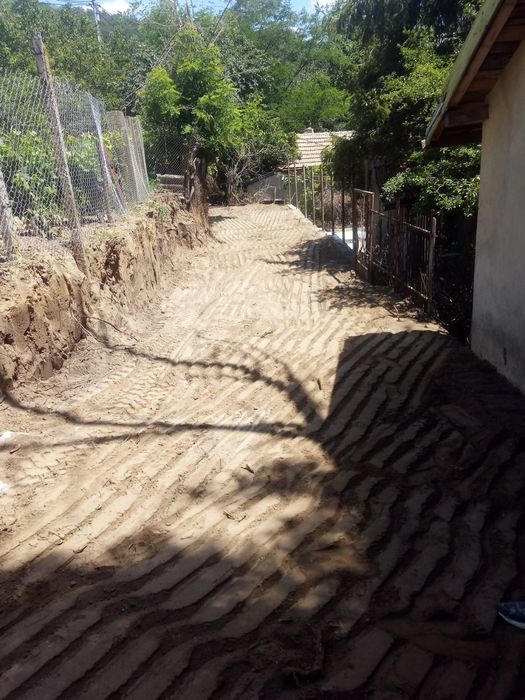 Услуга с багер jcb 1cx, jcb 3cx, валяк, самосвали, малък багер