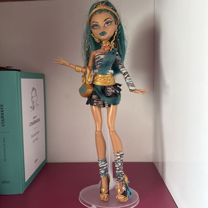 monster high кукла Нефера