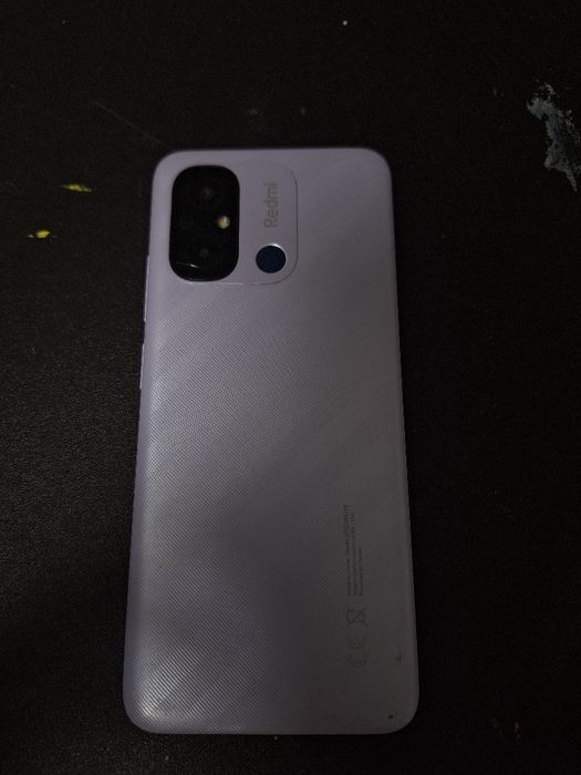 Редми 12 c чуть разбитый