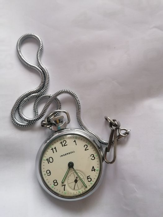 Стенен часовник от Германия