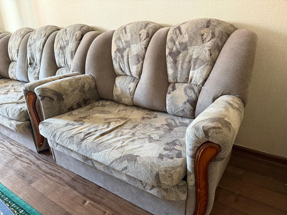 Продам диван , мини диван и кресло