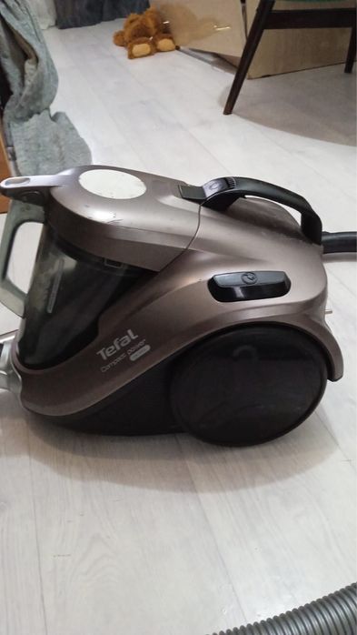 Продам мощный пылесос