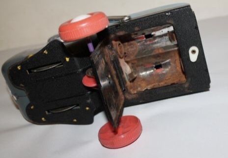 Gaina cu puii jucarie veche