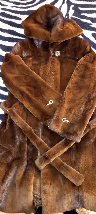 Продам норковую шубу