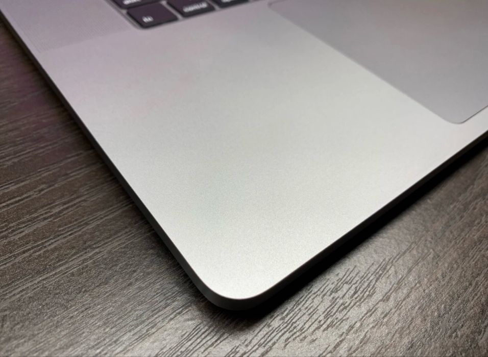 Apple Macbook PRO 16