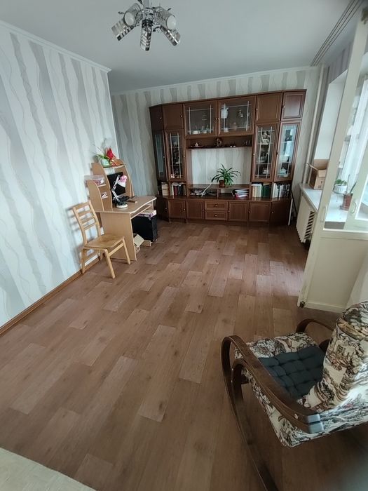 Продается 3-комн (3-22,  8 эт)