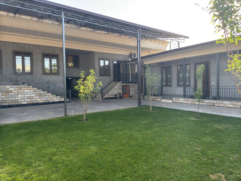 Урикзор уй сотилади