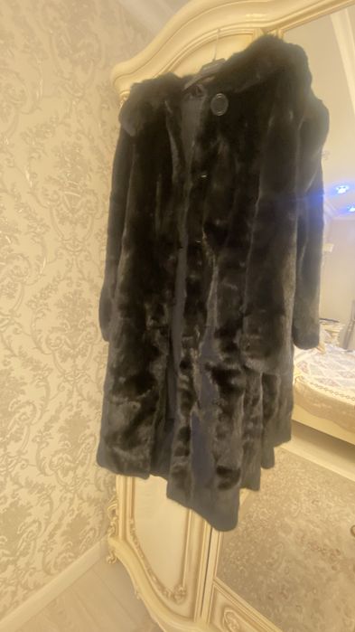Продам шубу норковую с капюшоном