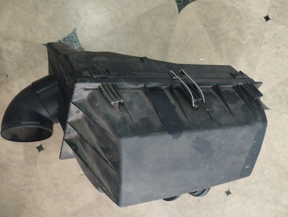 Воздушный фильтр (корпус)