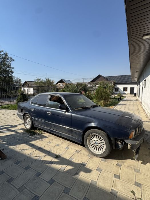 BMW 520I на ходу