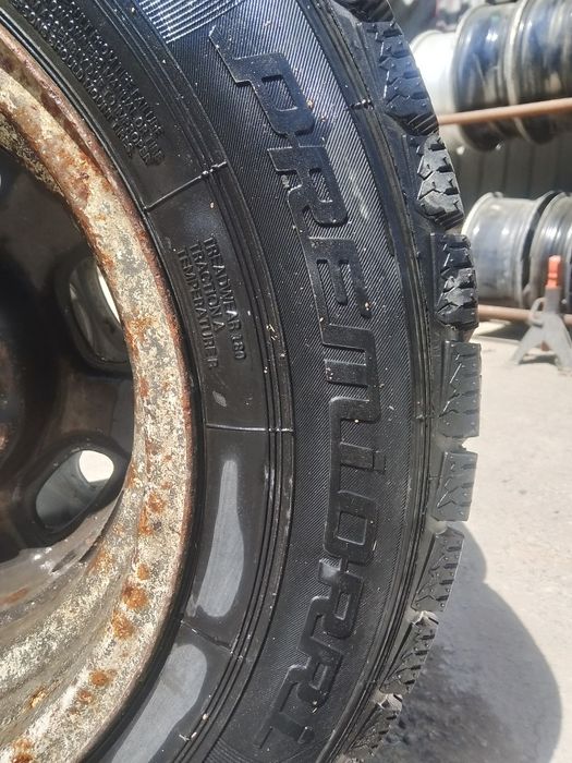 Продам зимние шины R13 2 шт