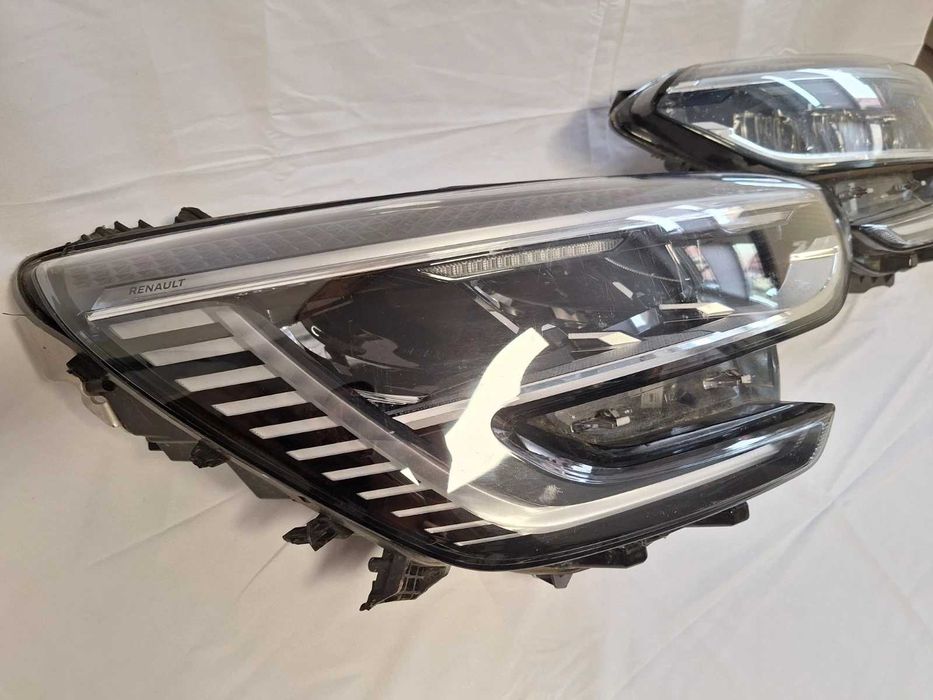 Renault Meganе 4 фейслифт фарове оригинални 20-24