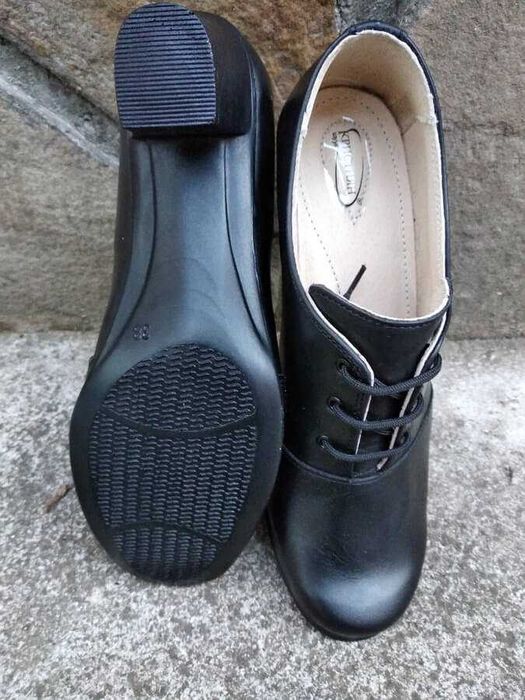 Елегантни боти на ток естествена кожа