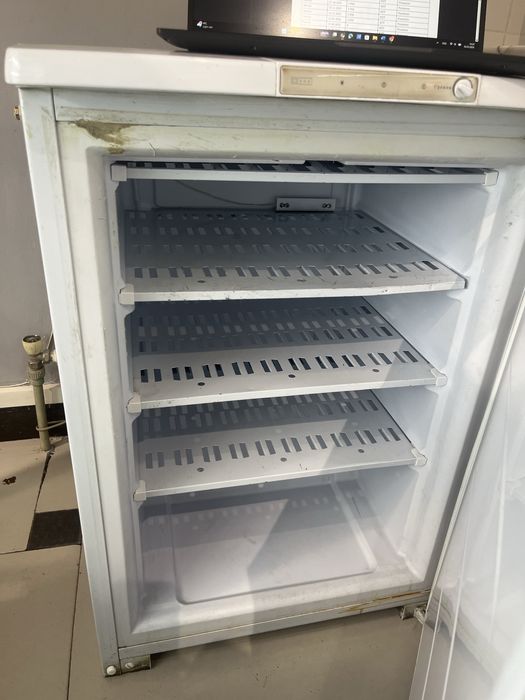 Продам на запчасти, морозильник