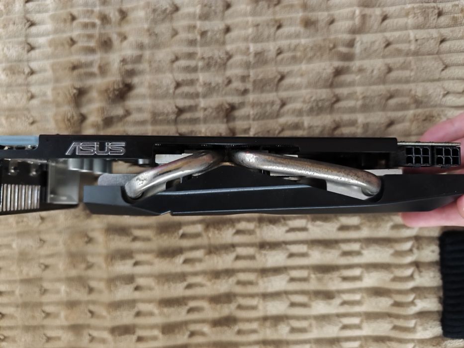 Placa video Asus Radeon HD6850