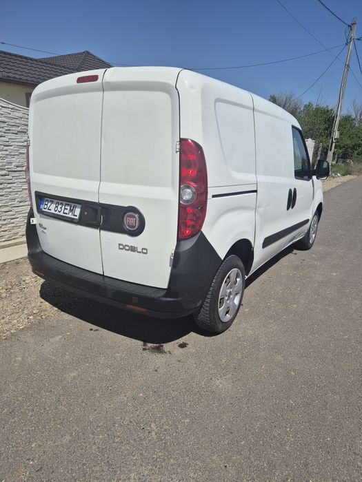 Vând Fiat doblo , an 2013