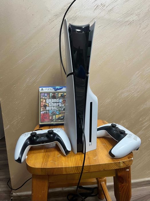 Продавам ps5-disc edition 1TB