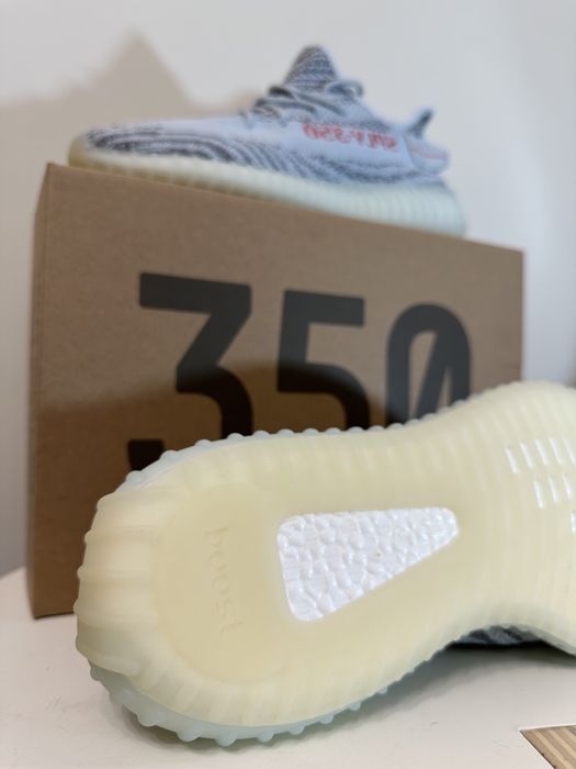 Super Reducere ! Yeezy Boost 350 - Blue Tint - Marimea 37