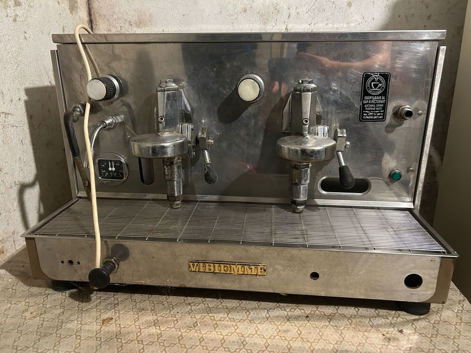 Професионална кафемашина “VIBIEMME”