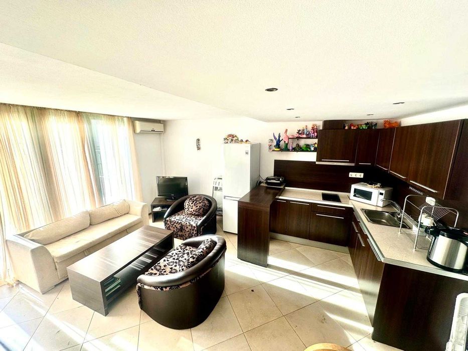 Продава се Тристаен апартамент в Балчик - 138 кв.м за 1196 €/кв.м - Снимка #1