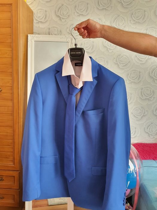 Мъжки костюм Pierre cardin и обувки подходящи