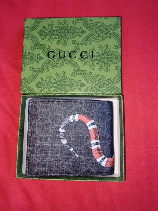 Vand portofel gucci nou