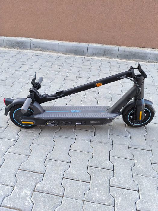 Електрическа тротинетка Ninebot