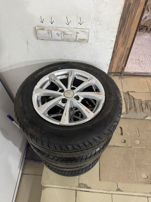 Продам диски R14 с покрышками
