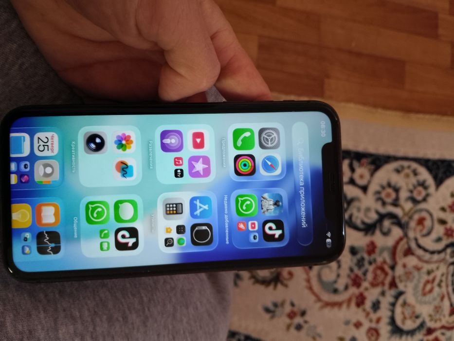 Продаем Айфон11 каробка имеется