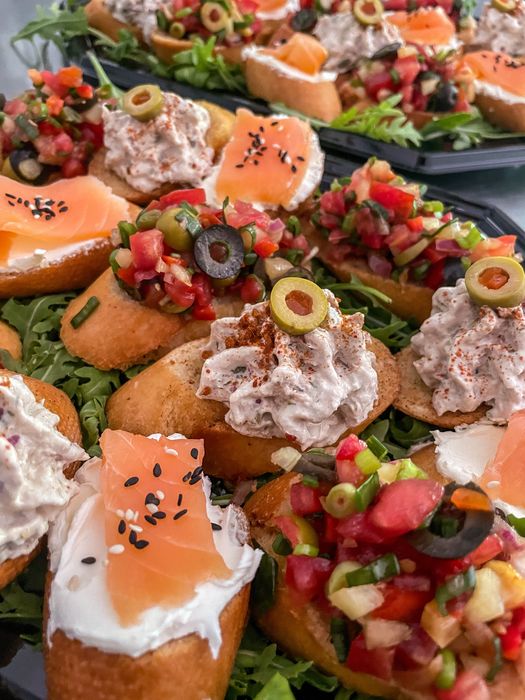 Platouri & Bufet Cu Aperitive Delicioase