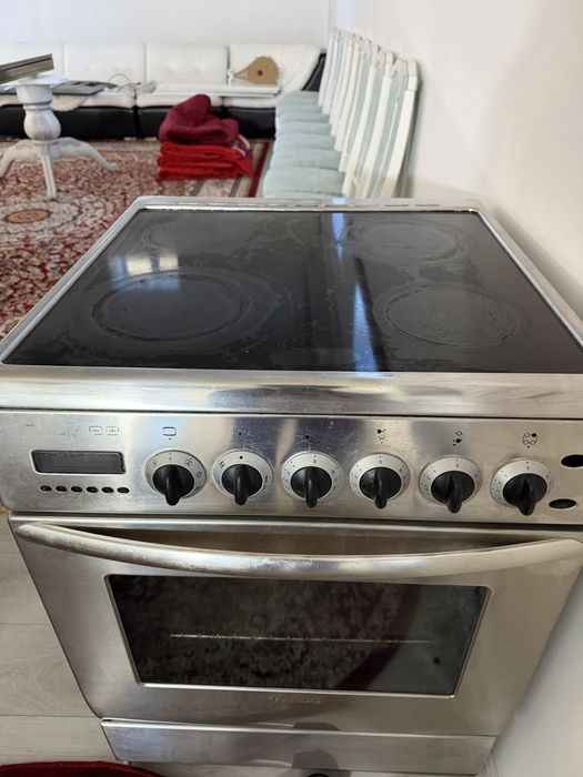 Продаю индукционную плиту