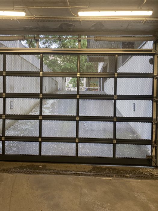 Inchiriez loc parcare in garaj subteran zona Parlament/ANAF