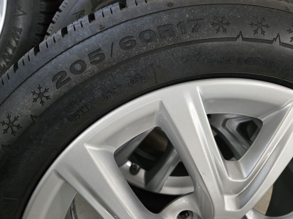 Anvelope iarna 205 60 17 DUNLOP  dot2024